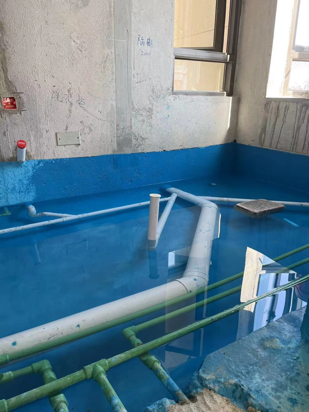 瓷砖水池漏水用什么补漏最好(瓷砖贴的水池漏水用那种密封胶) 瓷砖水池漏水用什么补漏最好(瓷砖贴的水池漏水用那种密封胶)