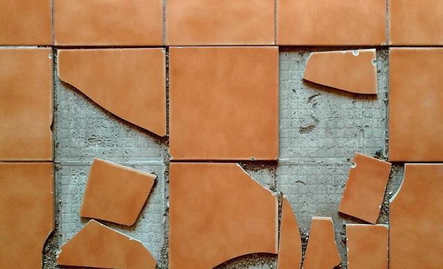 卫生间墙砖空鼓会脱落吗(卫生间墙砖空鼓有什么好办法补救吗) 卫生间墙砖空鼓会脱落吗(卫生间墙砖空鼓有什么好办法补救吗)